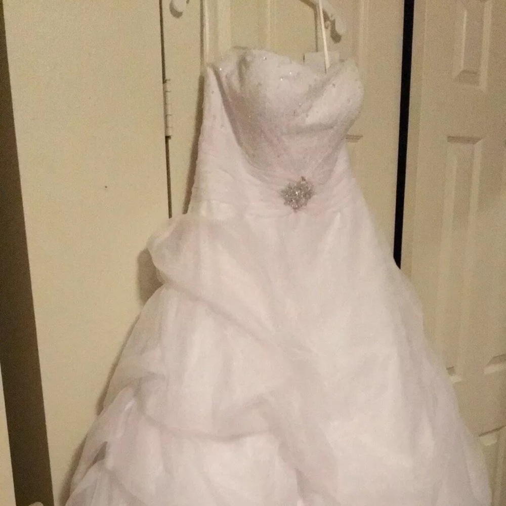 Size 12-14 Bonnie Wedding dress